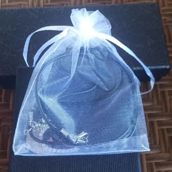 18 inch BEST FRIENDS necklace (2) ..NWT - Picture 4 of 4